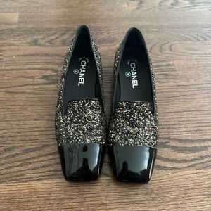 Chanel - Black and Gold Patent Flat